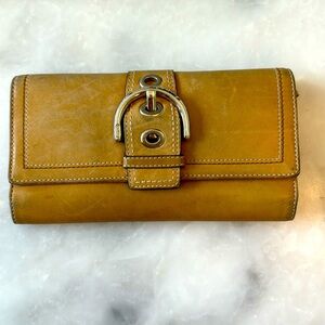 COACH Soho Hampton Tan Leather Large Buckle Credit Card Wallet
